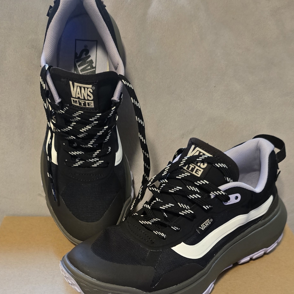 Vans'" MTE Crosspathbrand New w/box Size M 6.5/ W 8